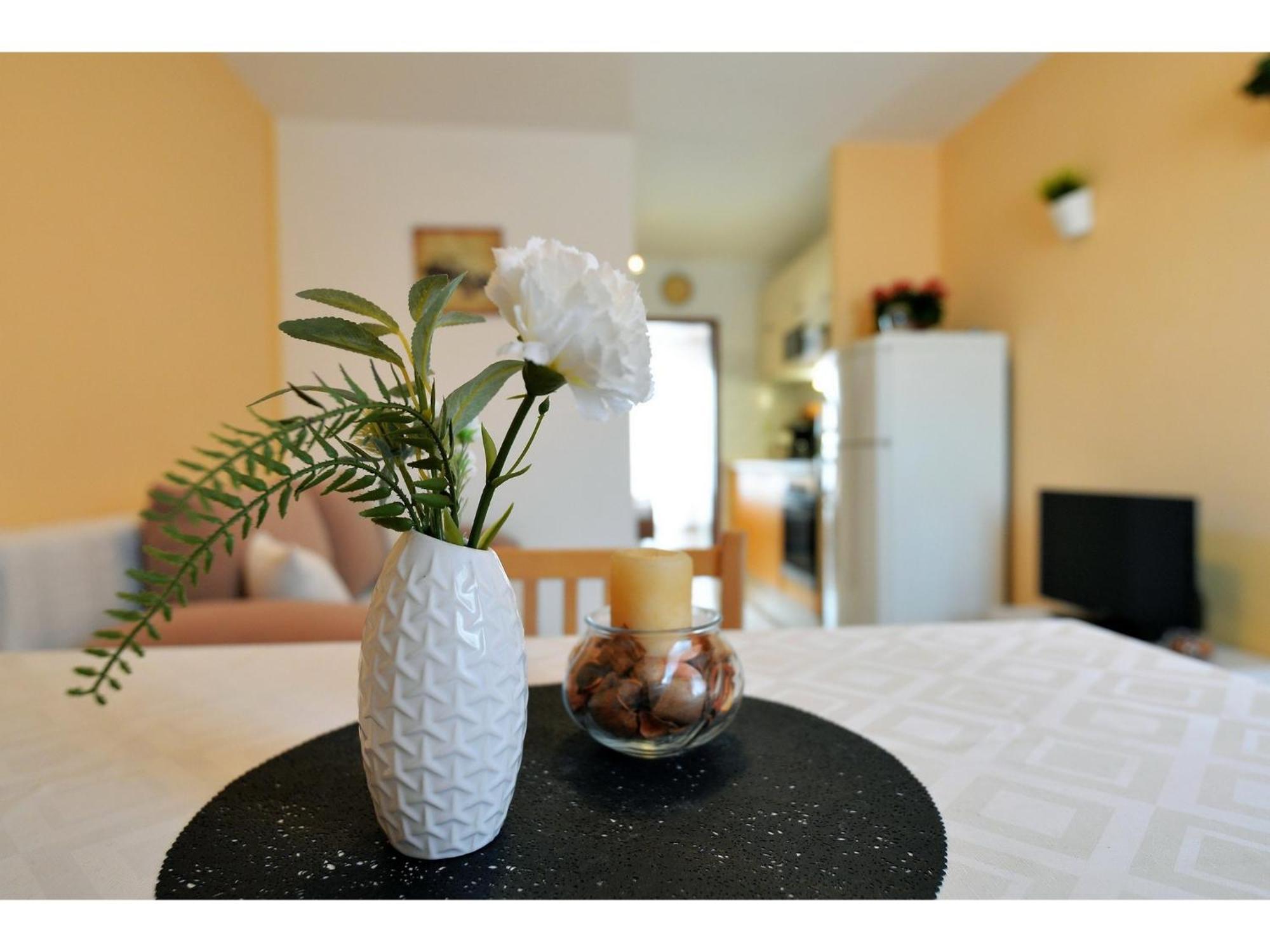 Apartments Kostelic Murter Habitación foto